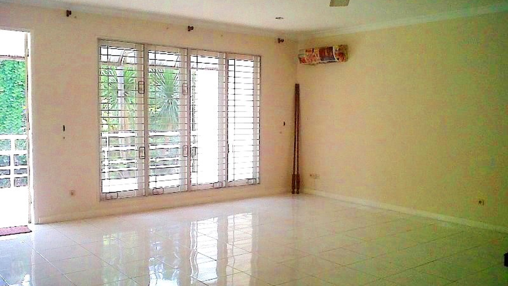 Renovated...Nice garden & Pool...Quiet...Clse to JIS....