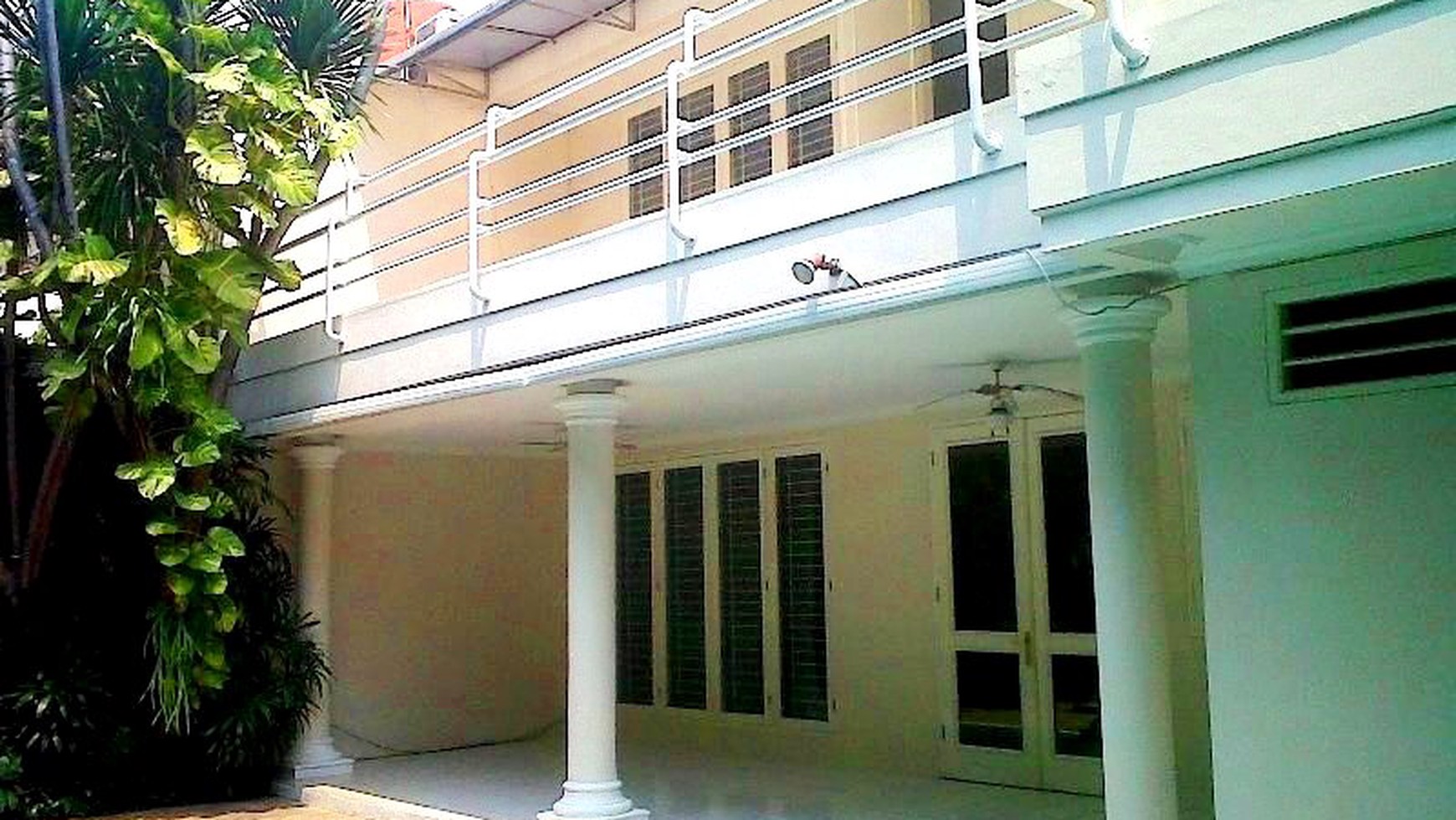 Renovated...Nice garden & Pool...Quiet...Clse to JIS....