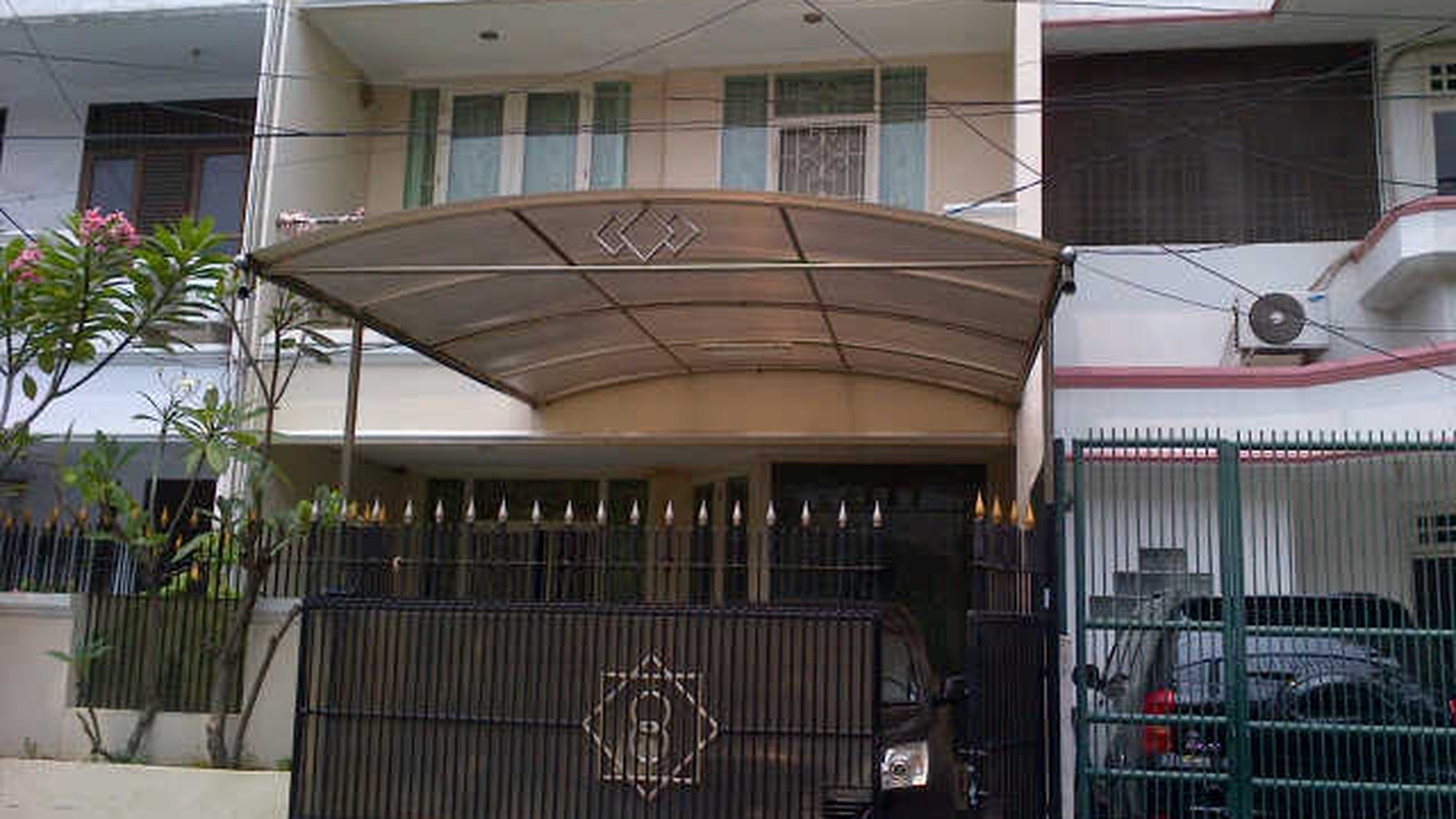 Jual Cepat Rumah Bagus di Taman Ratu