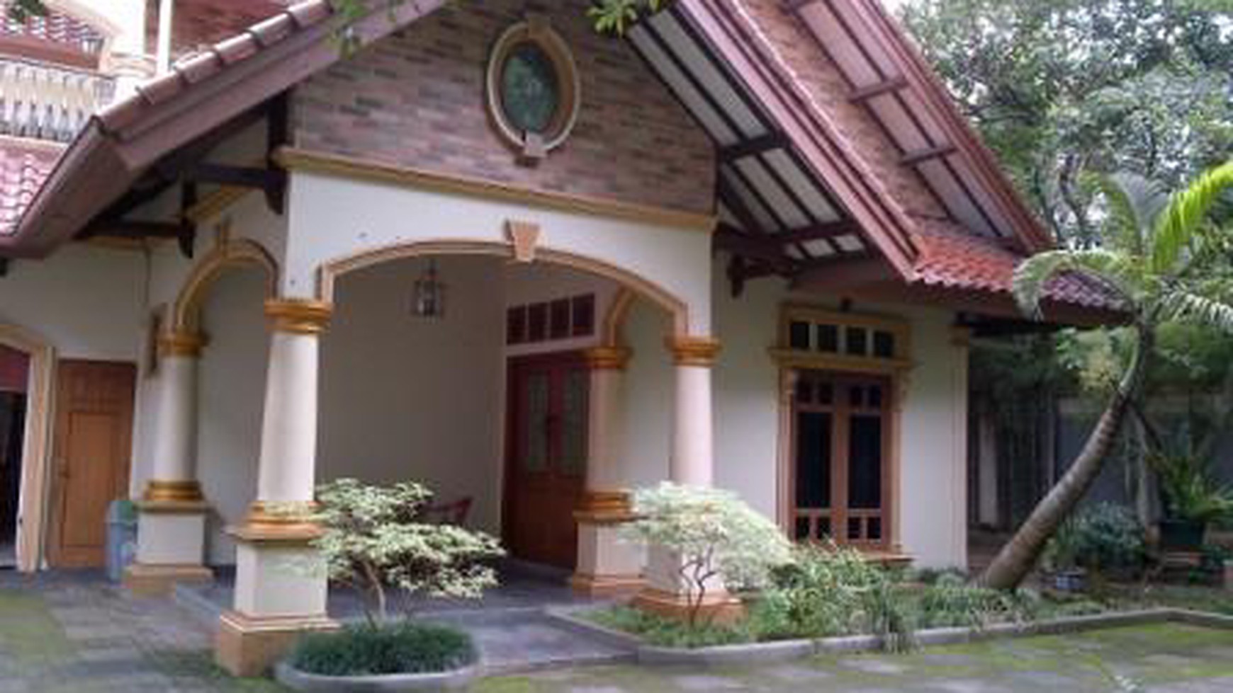 Full furnished Victorian style house at south Jakarta with the affordable price