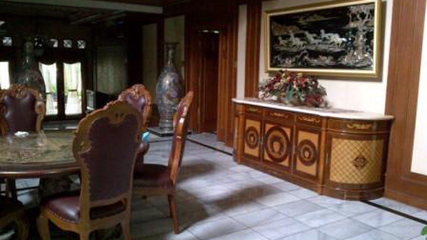 Full furnished Victorian style house at south Jakarta with the affordable price