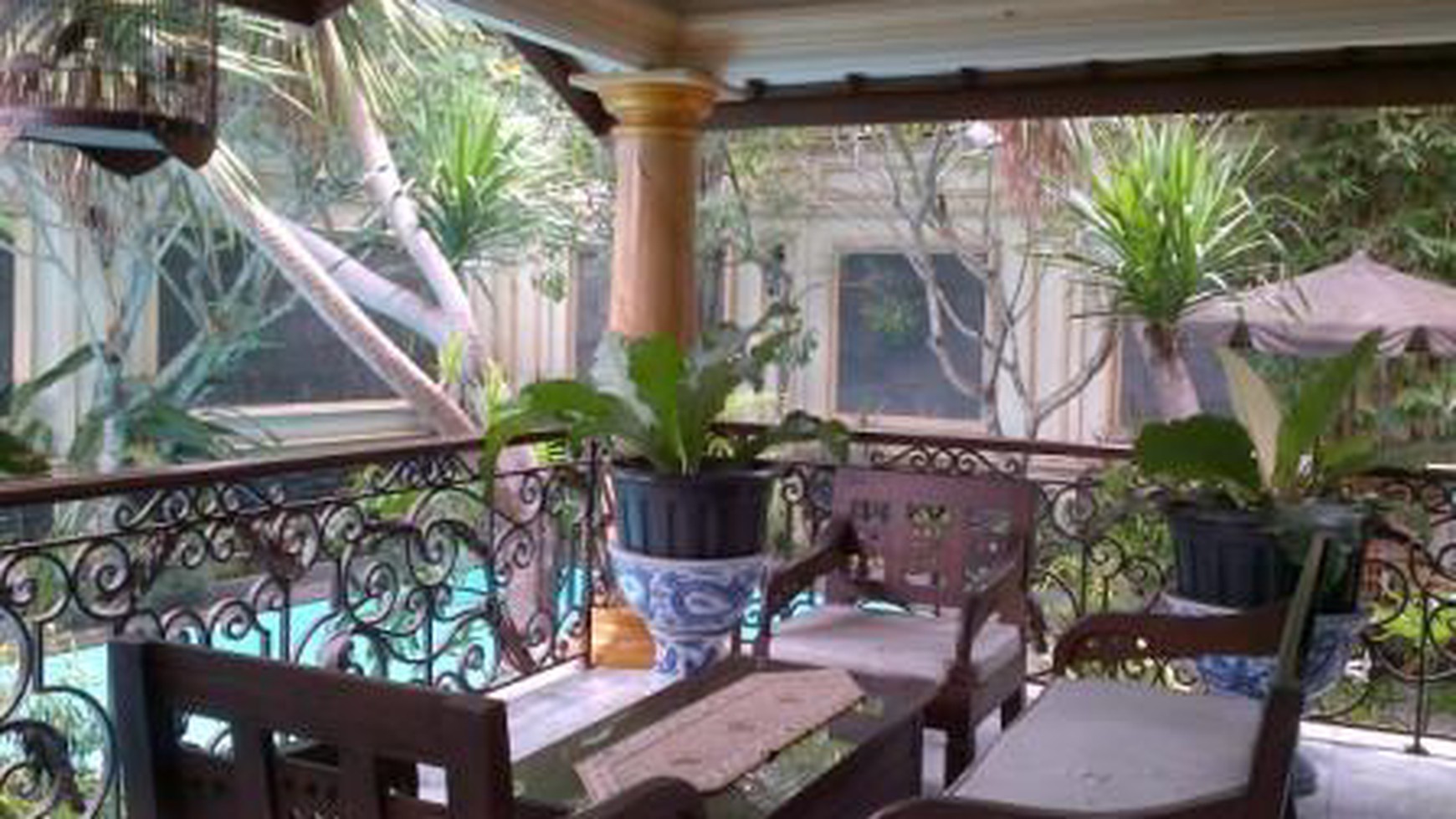 Full furnished Victorian style house at south Jakarta with the affordable price