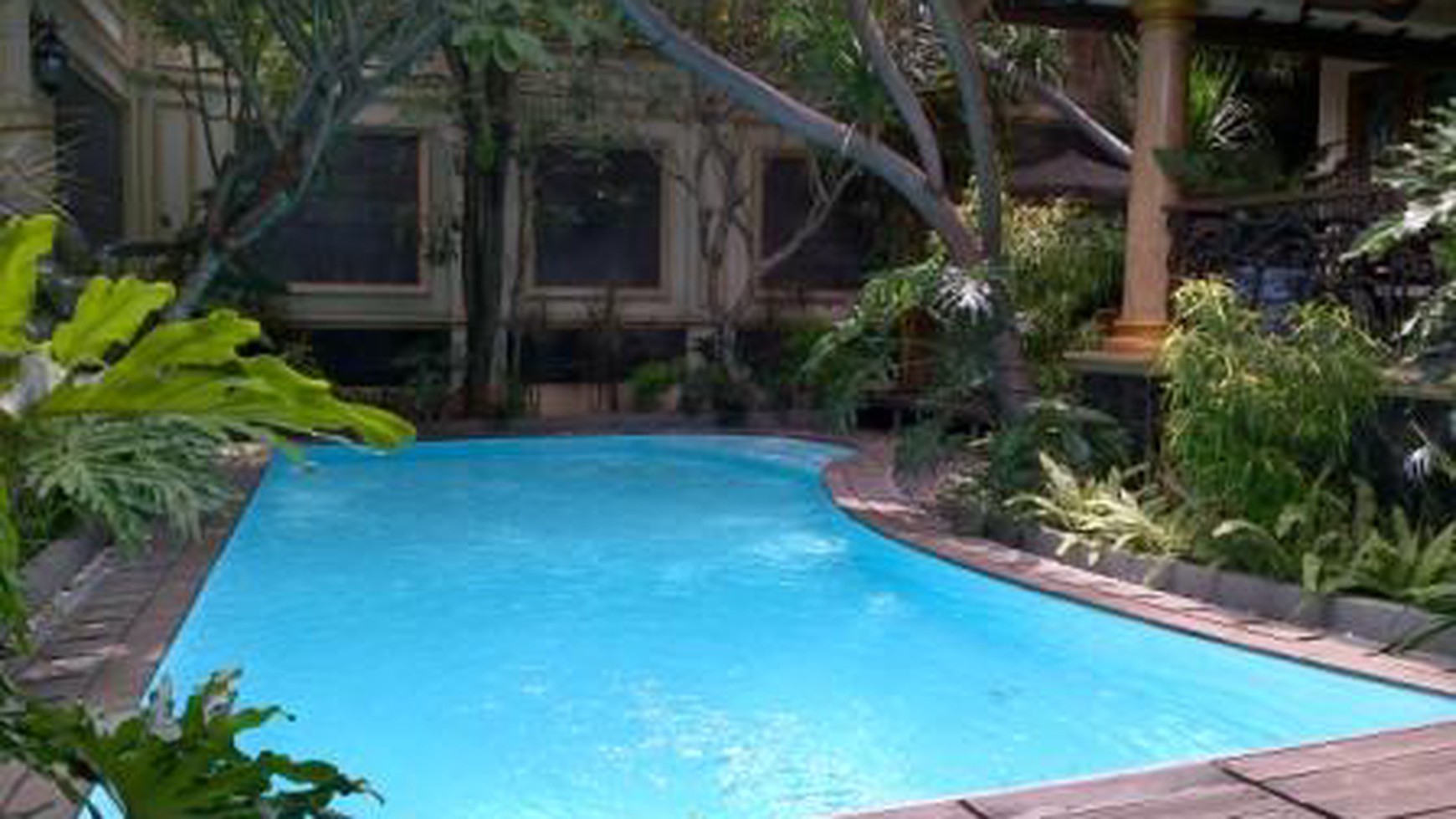 Full furnished Victorian style house at south Jakarta with the affordable price