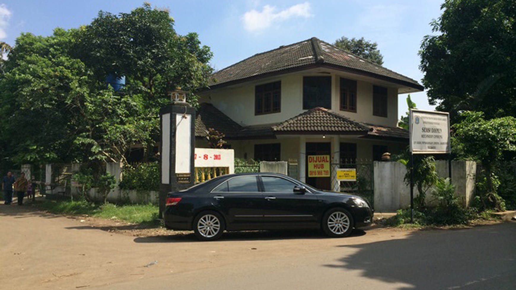 RUMAH LAMA PEKARANGAN LUAS JALAN UTAMA - CIBUBUR #ER