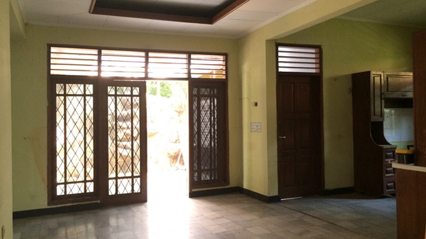 RUMAH LAMA PEKARANGAN LUAS JALAN UTAMA - CIBUBUR #ER