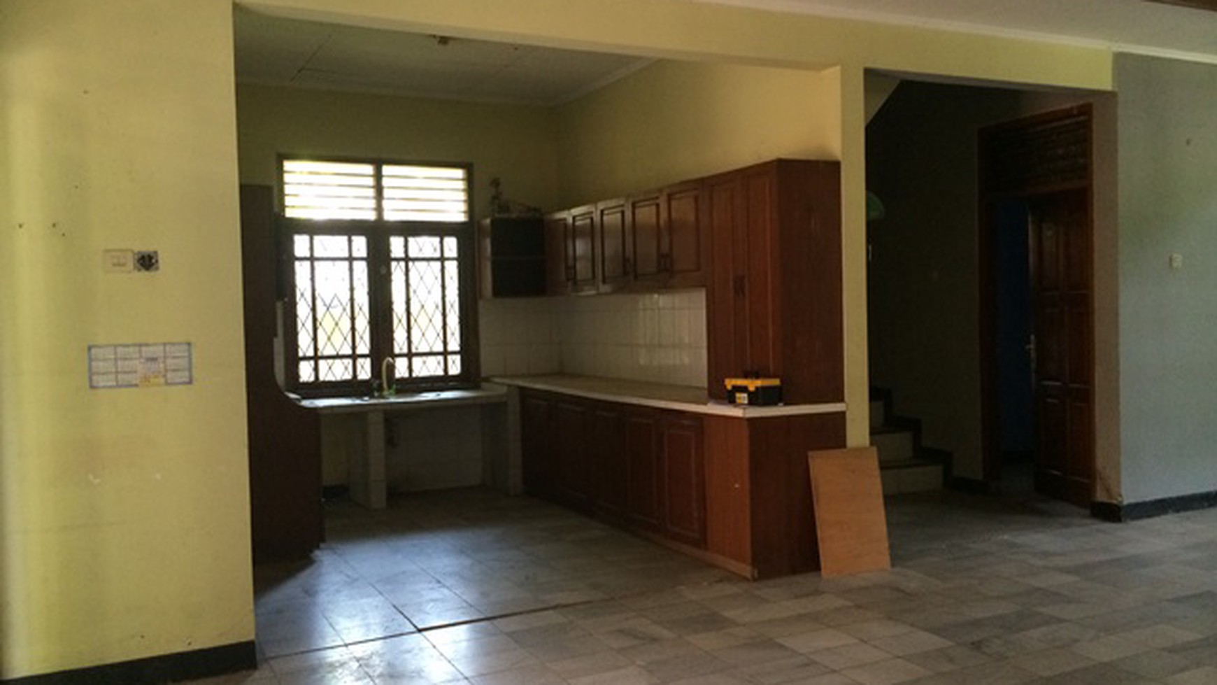 RUMAH LAMA PEKARANGAN LUAS JALAN UTAMA - CIBUBUR #ER