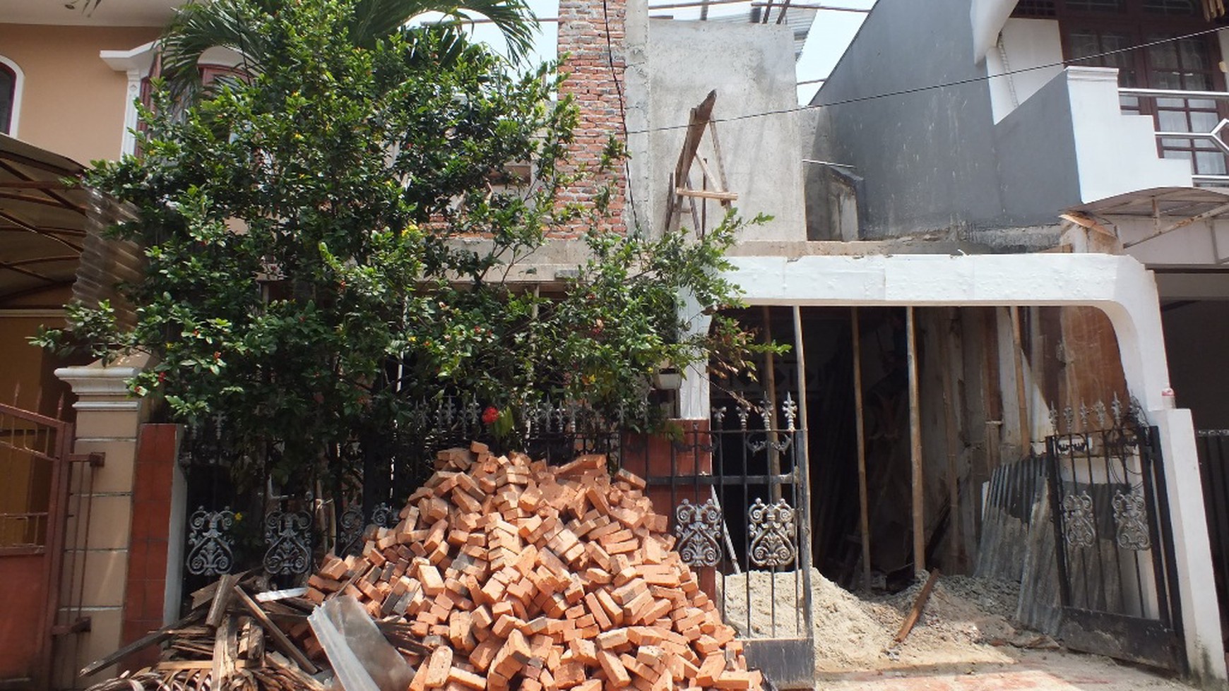 RUMAH BAGUS,SIAP HUNI,LOKASI OKE DI KUTILANG SEKTOR 2