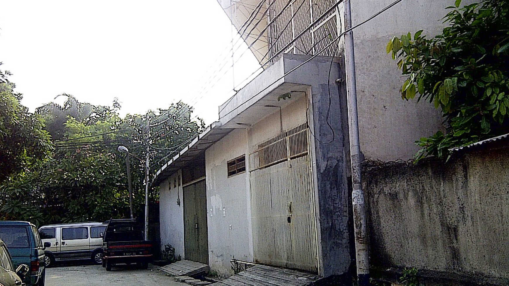 Dijual Rumah + Gudang di Komp. THI, Jakarta Barat