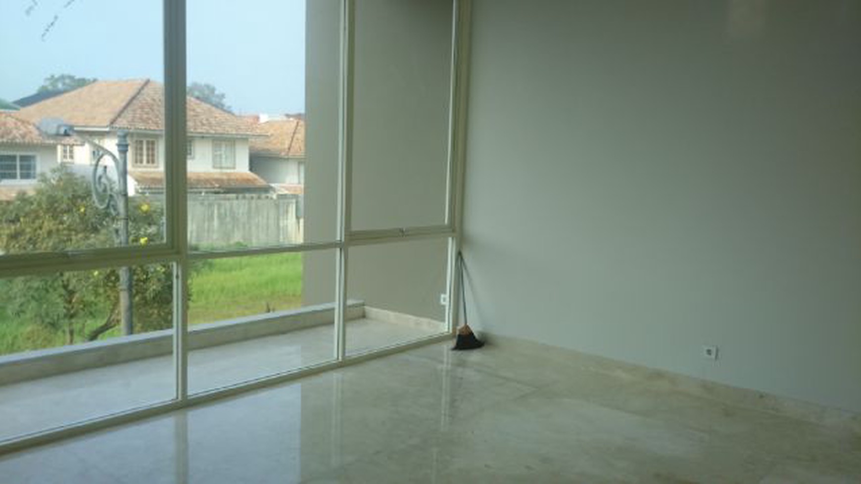 Dijual Rumah Taman Beverly Golf - Lippo Karawaci