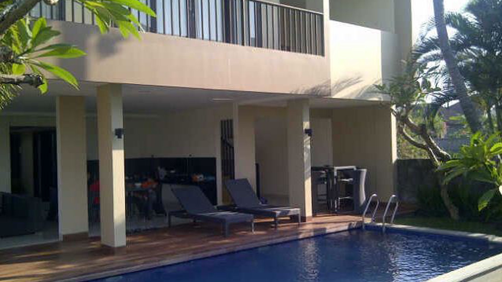 Close to The Beach Villa At Brawa Canggu