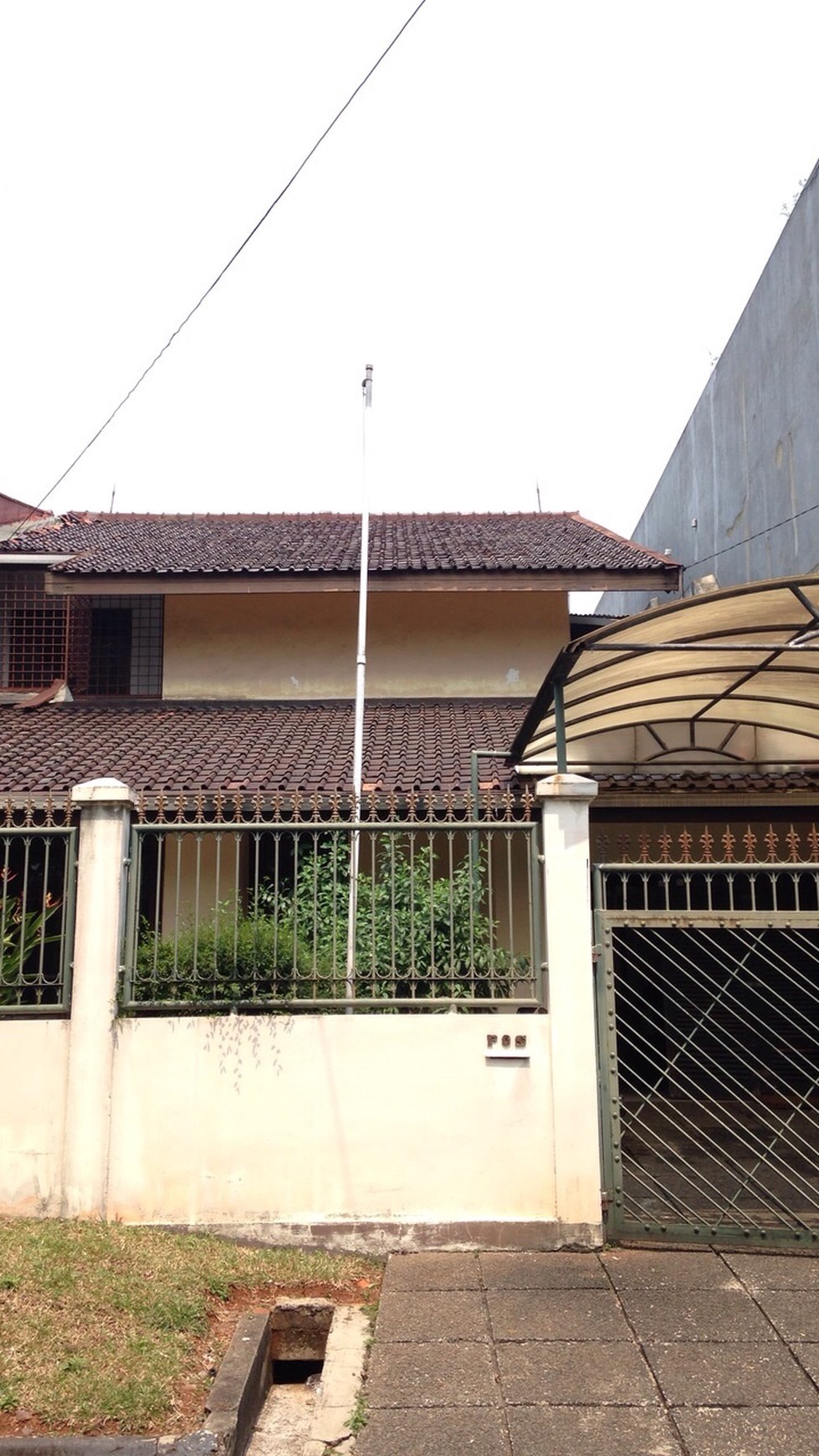 Di Jual rumah di pondok indah Dibawah Pasaran !! lokasi nyaman dan depan taman...