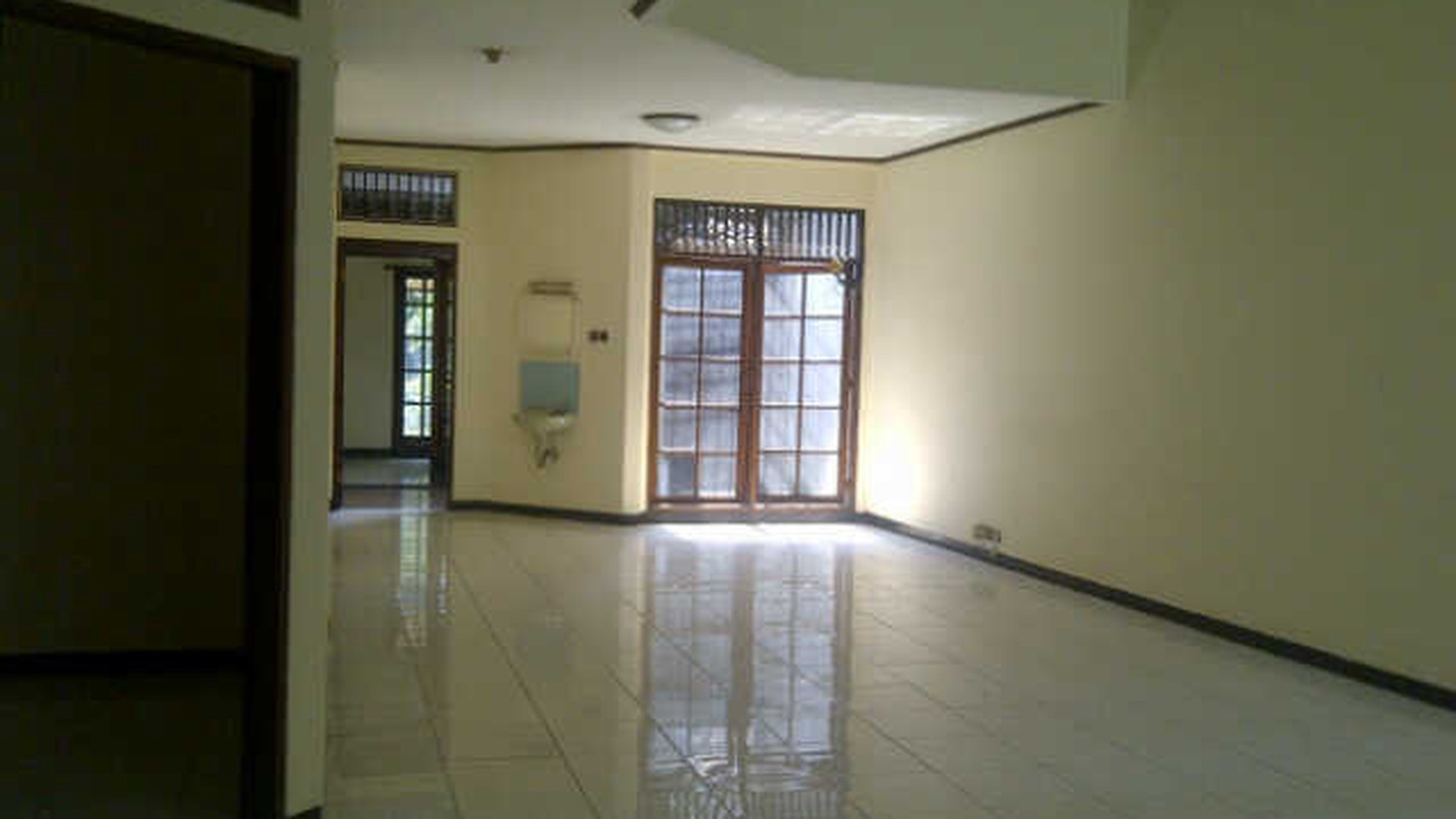 Di Jual rumah di pondok indah Dibawah Pasaran !! lokasi nyaman dan depan taman...