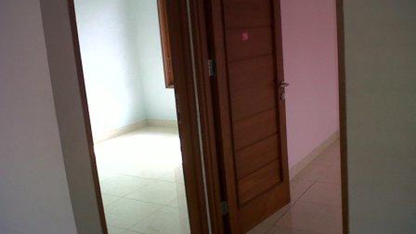 Disewakan Rumah di Emerald Residence Bintaro