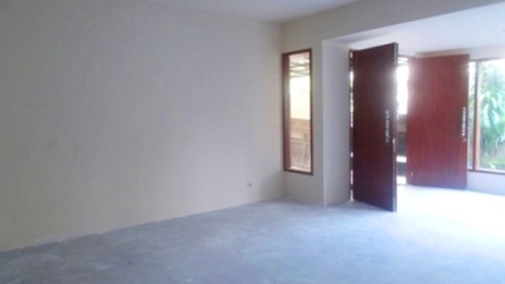 New/Renovated House in the a Compound..VeryQuiet..Close to Senayan..