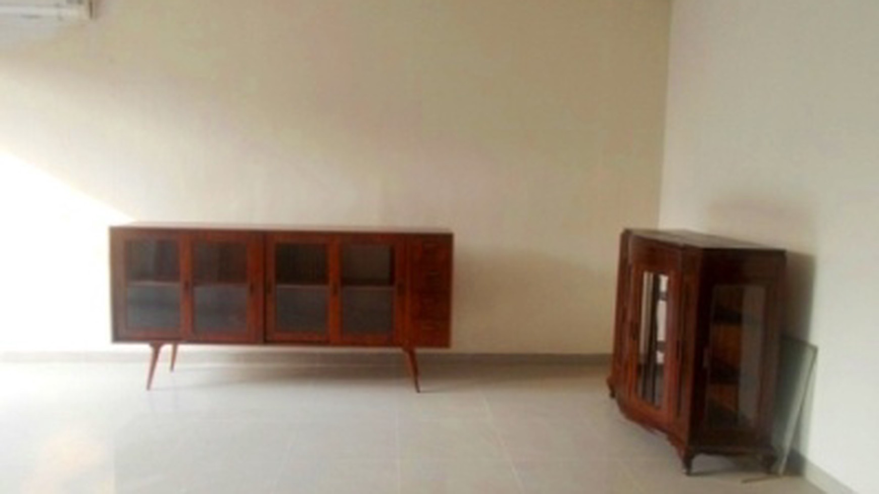 New/Renovated House in the a Compound..VeryQuiet..Close to Senayan..