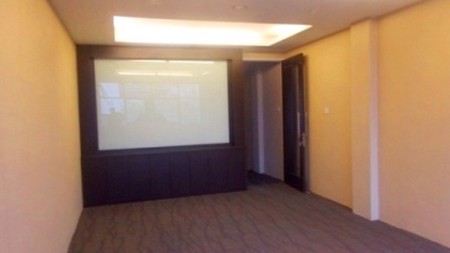 Ruko 3,5 lantai di Arteri Pondok Indah ,dekat Gandaria City. Siaphuni.Strategis