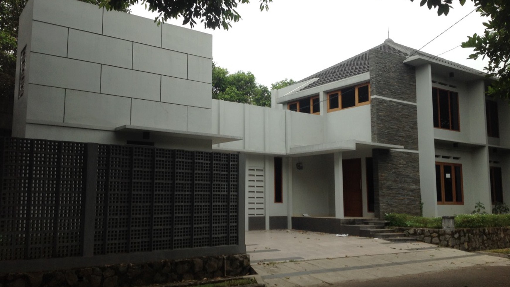 Rumah bagus bangunan baru...Dijual Cepat Rumah Desain Minimalis di Permata Bintaro, sektor 9