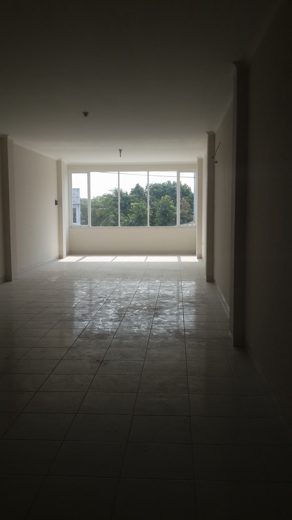 Dijual Ruko 5 Gandeng Jl. Imam Bonjol - Karawaci