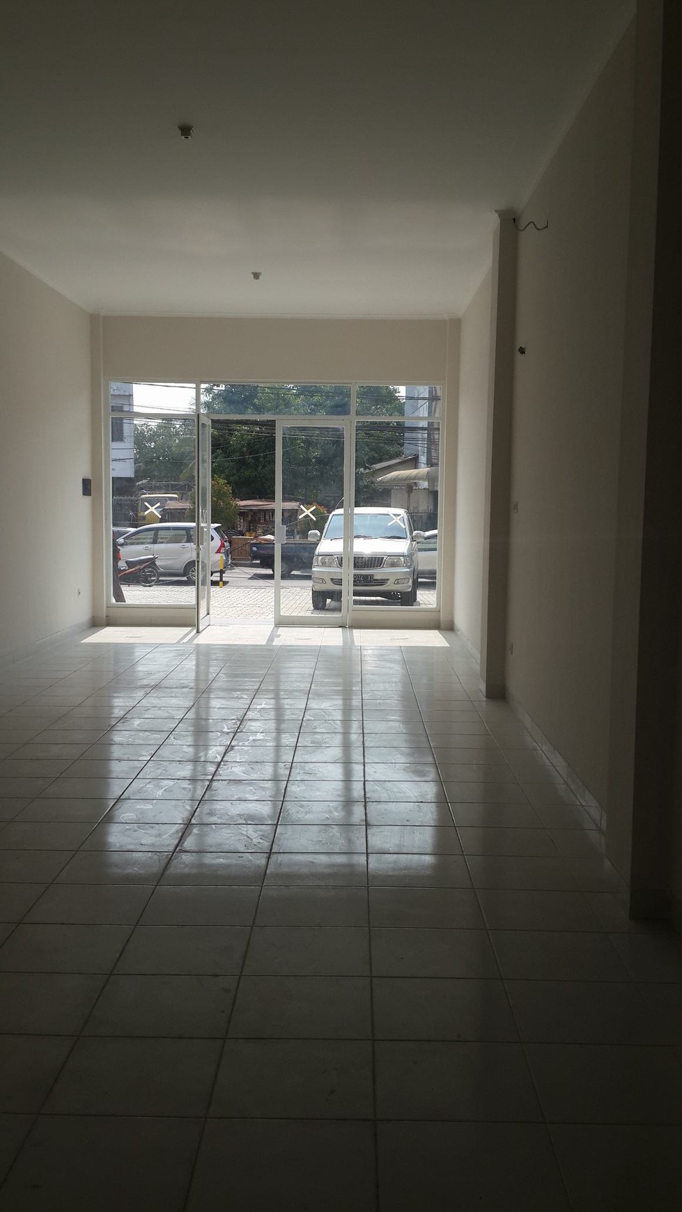 Dijual Ruko 5 Gandeng Jl. Imam Bonjol - Karawaci