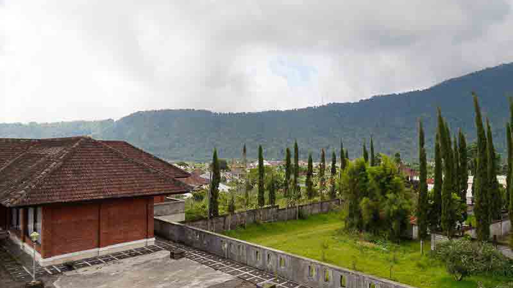 Lake & Mountain View Villa At Bedugul