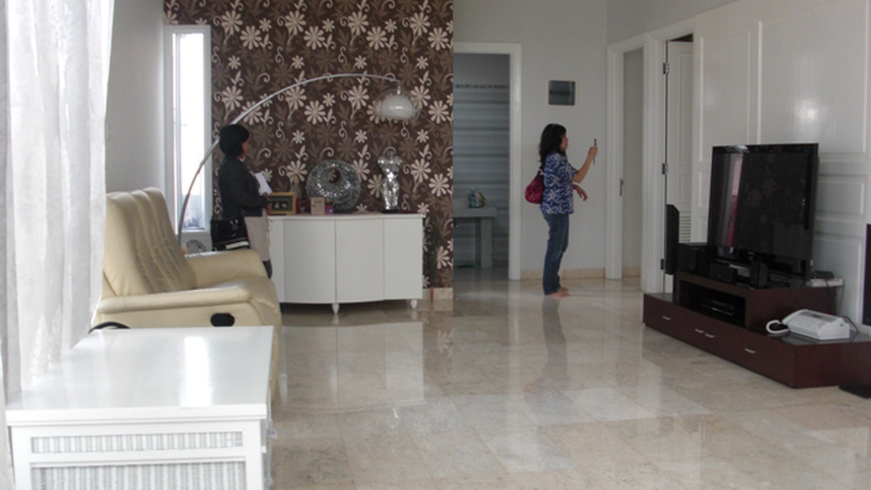 Rumah Minimalis,jarang ada,siap huni ,good price Sektor 8 Bintaro Jaya!!