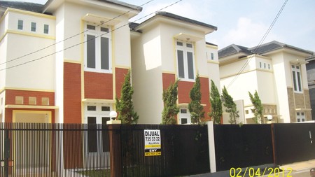 RUMAH DALAM CLUSTER,BAGUS,STRATEGIS DI BUMI BINTARO PERMAI