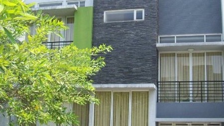 RUMAH SIAP HUNI,GOOD PRICE DI KEBAYORAN SEKTOR 7