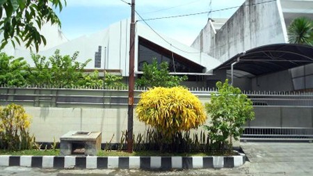 Rumah di Dharmahusada Indah Barat, Lingkungan Asri, Aman dan Nyaman, Row Jalan Lebar  - LS-