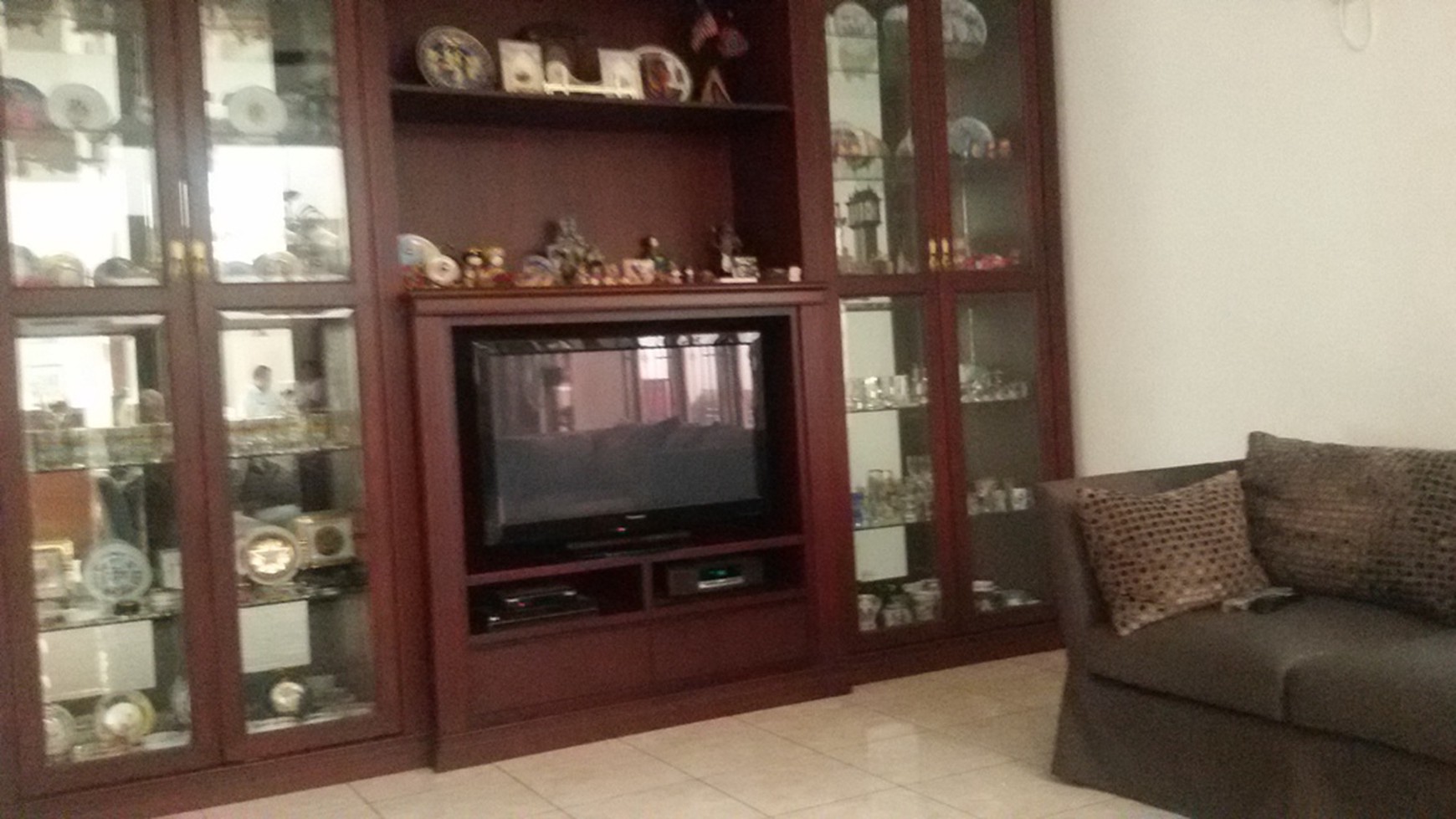 Rumah minimalis  Senayan  Full Furnish Sektor 9 Bintaro Jaya