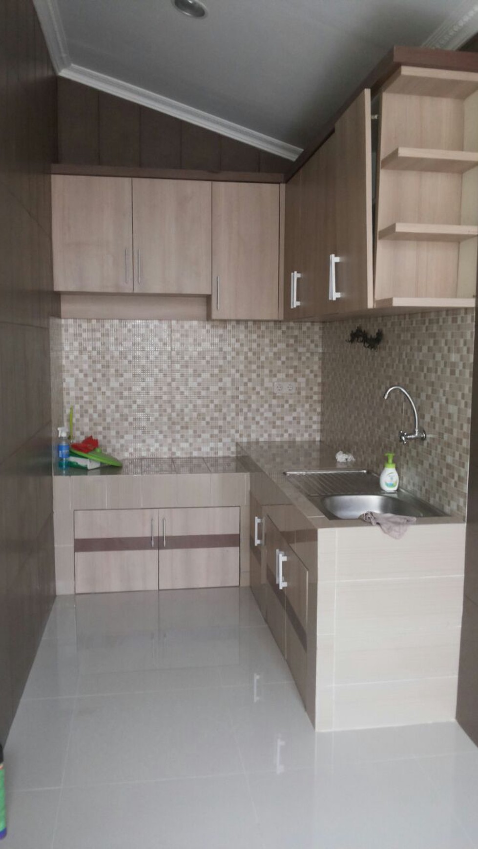 Disewakan Rumah Taman Bromo - Lippo Karawaci