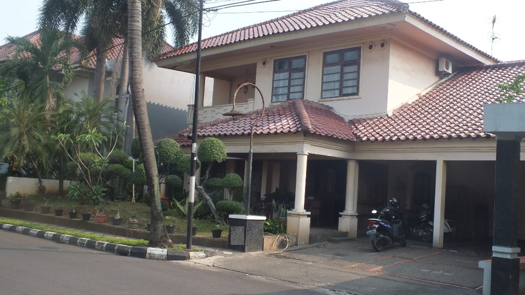 Rumah Jalan Lebar,Lokasi Strategis ,dekat Mall ,dekat tol Bintaro