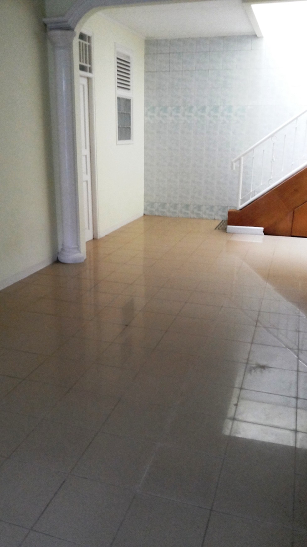 Rumah siap huni, Bintaro Jaya sek 6, 2 lt, keamanan 24 jam. bebas banjir