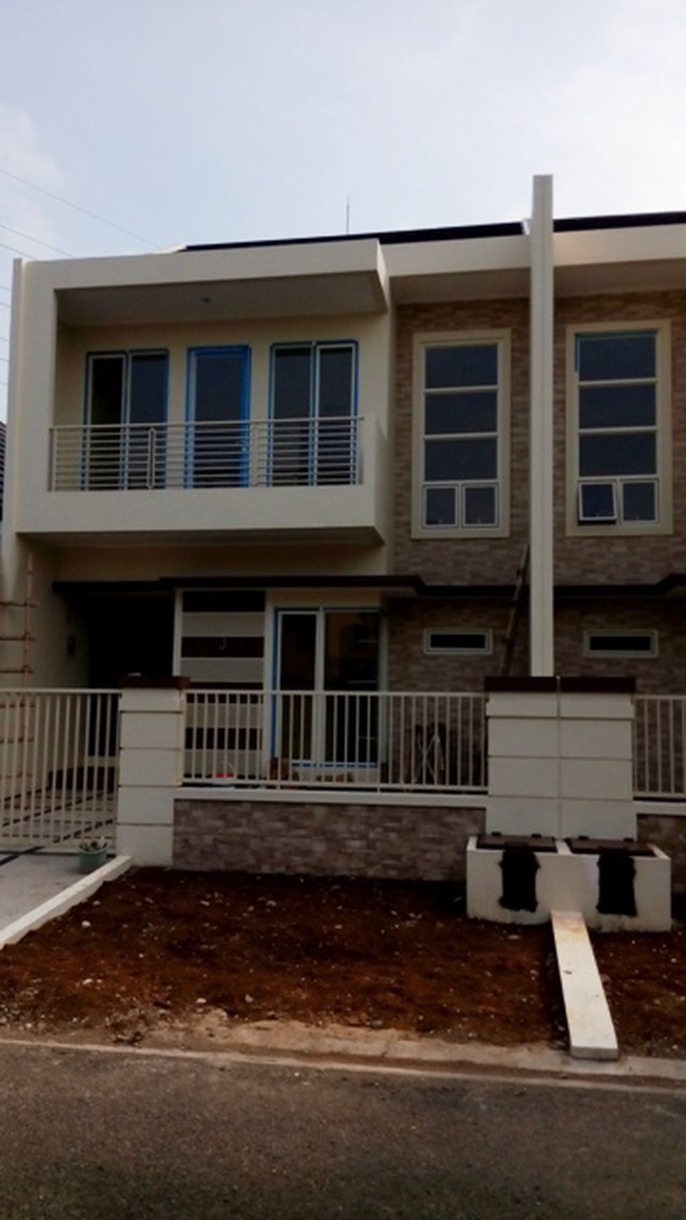 Rumah Baru di cluster ternama dari Dukuh Bima Kota legenda
