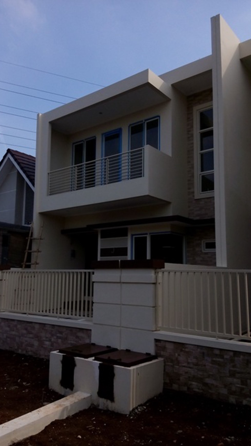 Rumah Baru di cluster ternama dari Dukuh Bima Kota legenda