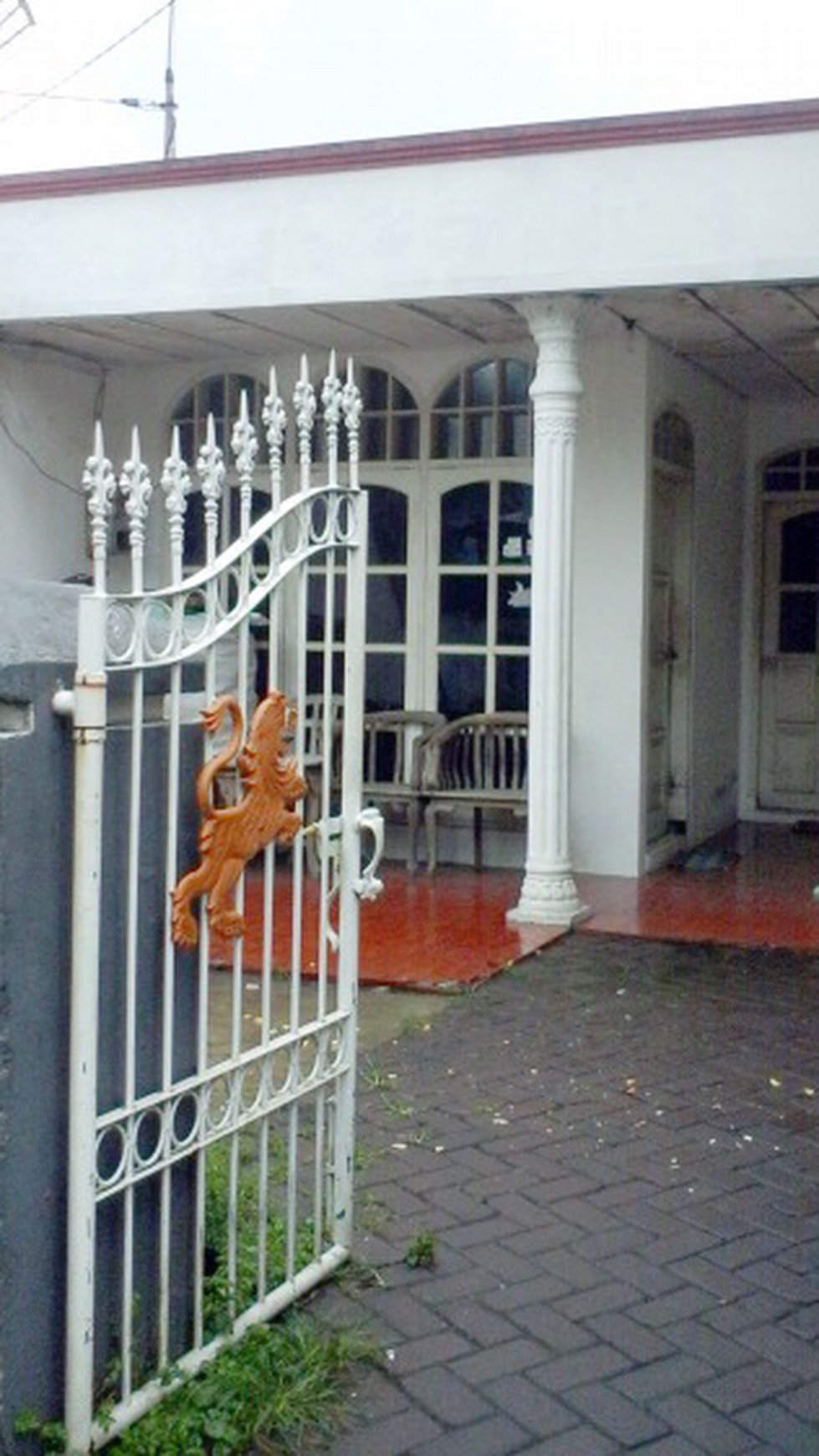 Rumah di Kutisari Utara, cocok buat kos2 an, mess karyawan (dekat dengan Rungkut Industri)