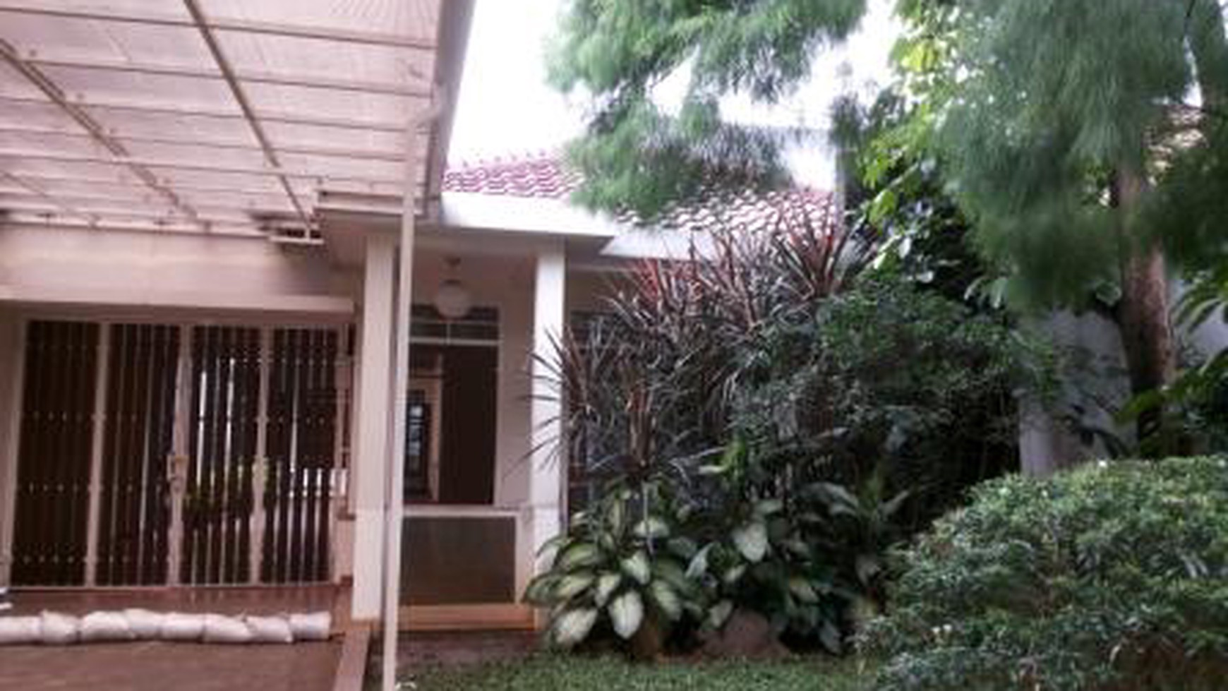 FOR RENT A RENOVATED HOUSE AT QUITE AND PRIME LOCATION