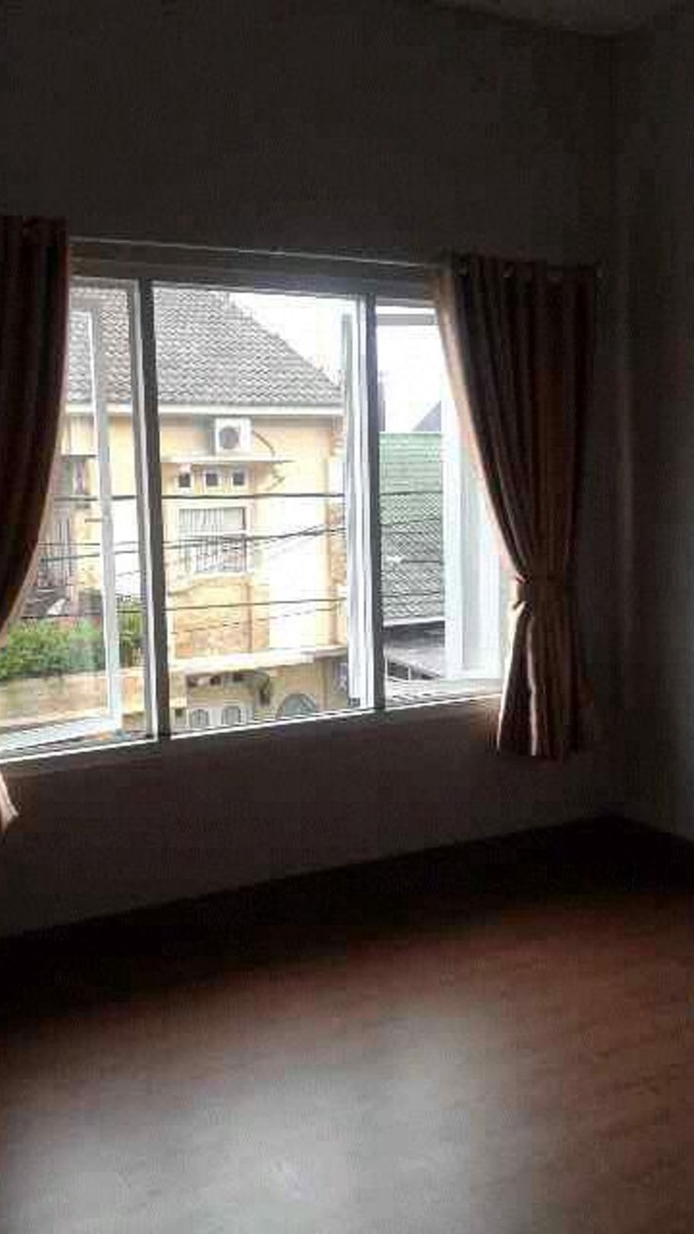 House For Rent ,Band New,Siap Huni di Sektor 2