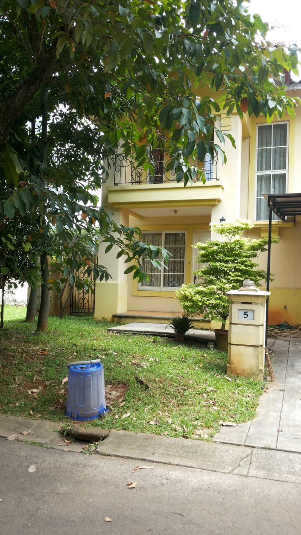 Disewakan Rumah Taman Beverly Golf - Lippo Karawaci