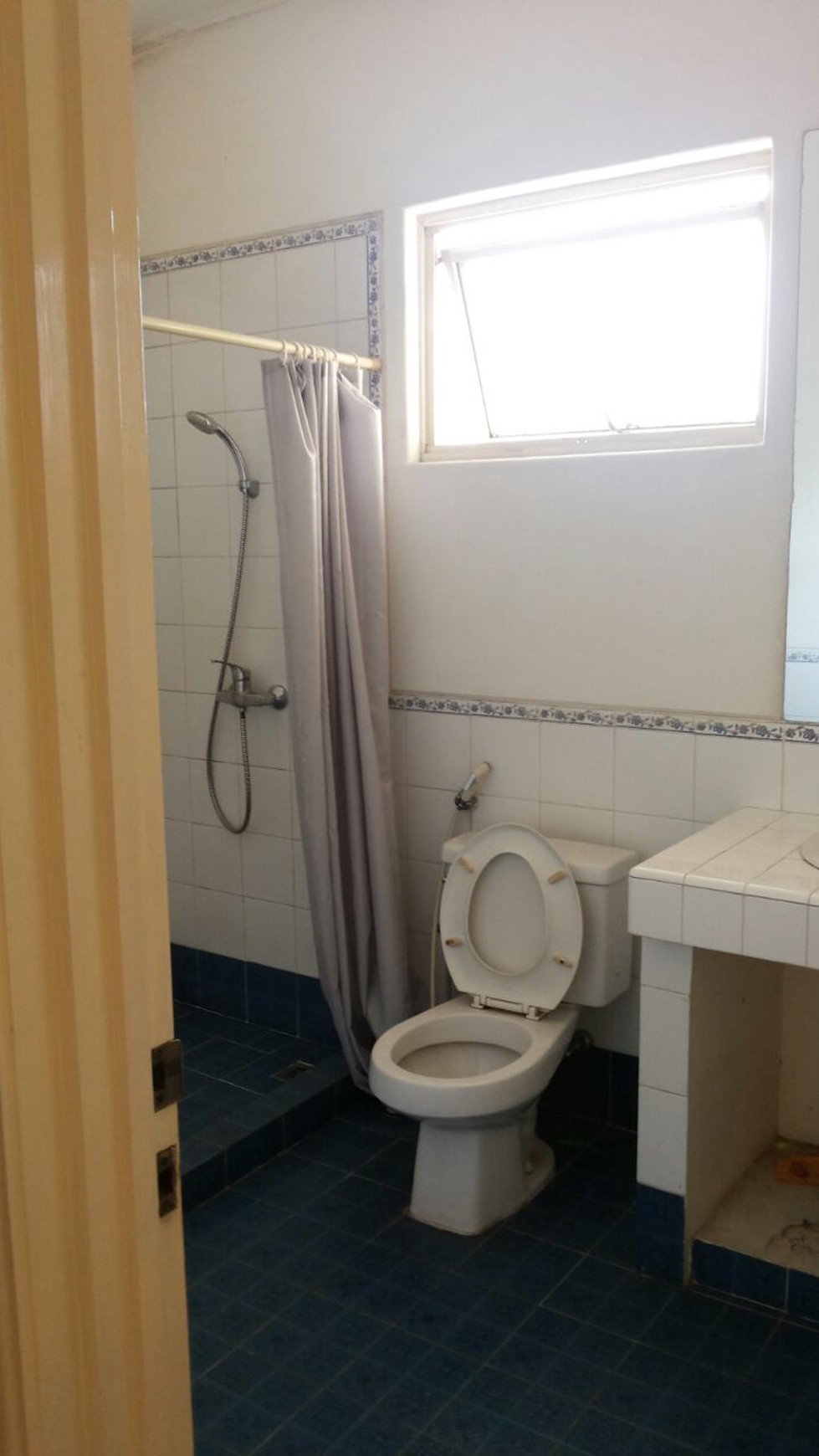 Disewakan Rumah Taman Beverly Golf - Lippo Karawaci