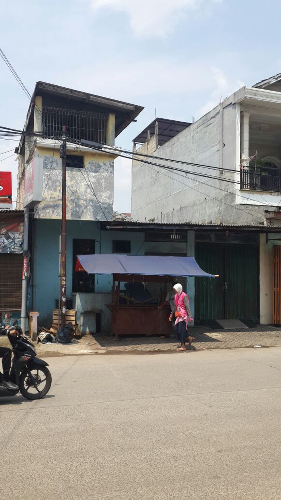 Dijual Rumah Pinggir   Jl. Raya Harapan Kita - Perum 2, Karawaci