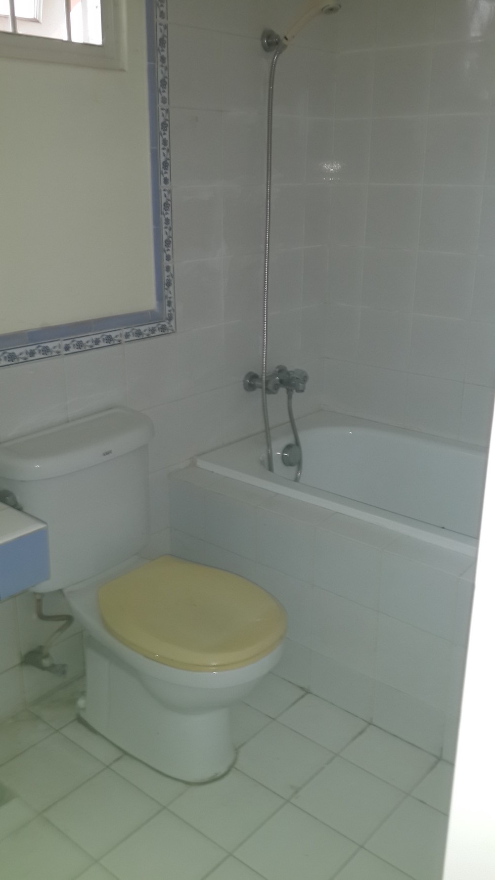 Disewakan Rumah Taman Imam Bonjol Jl. Bintan - Lippo Karawaci