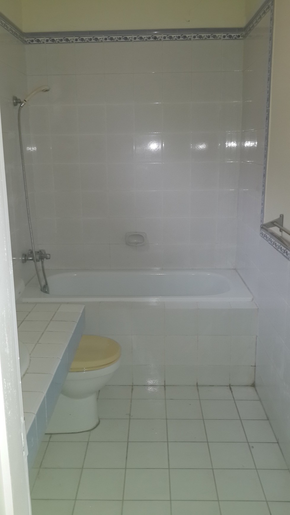 Disewakan Rumah Taman Imam Bonjol Jl. Bintan - Lippo Karawaci