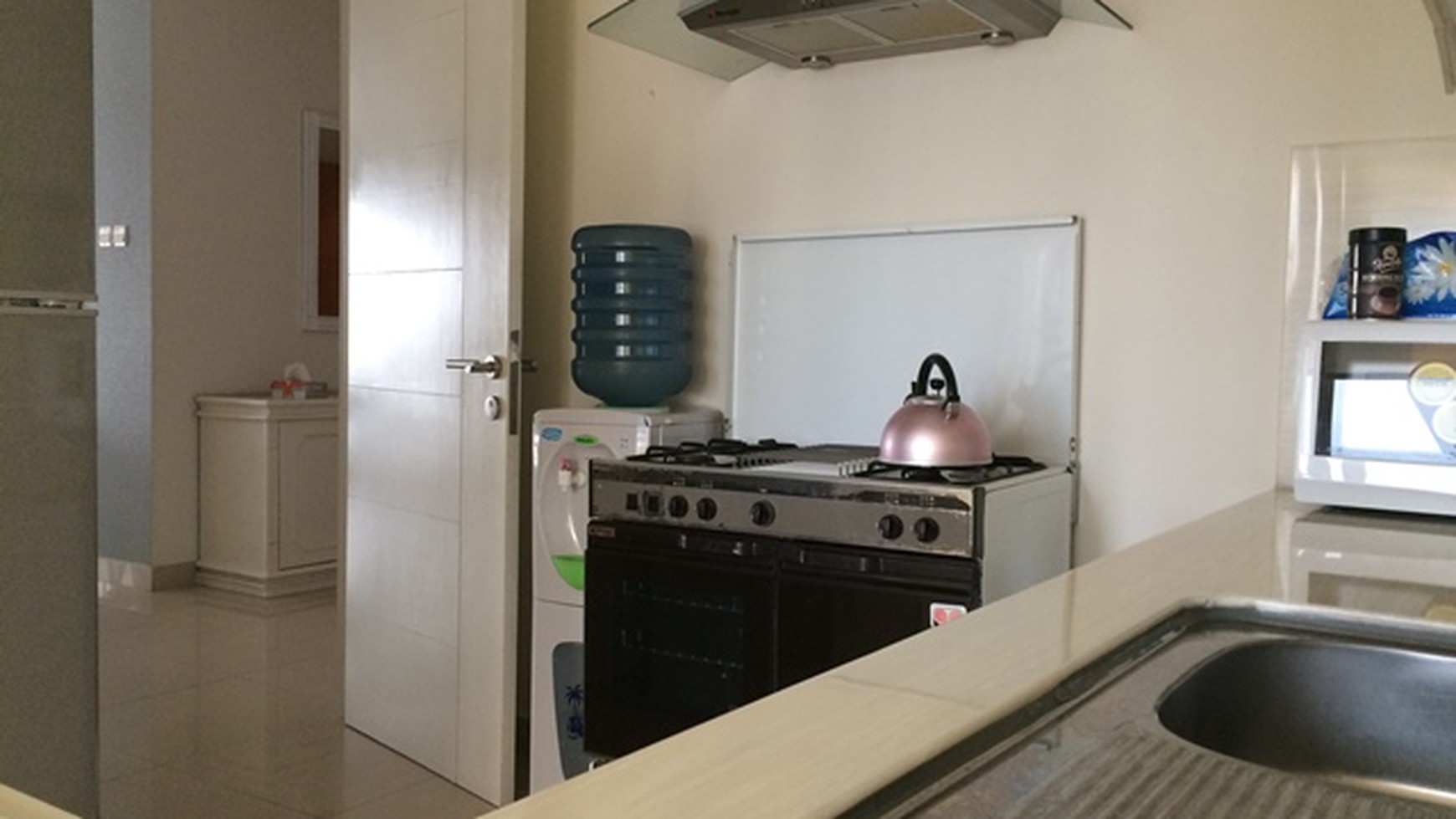 VERY NICE INTERIOR DESIGN AT HAMPTON\'S PARK : FURNISHED 2BEDROOM UNIT