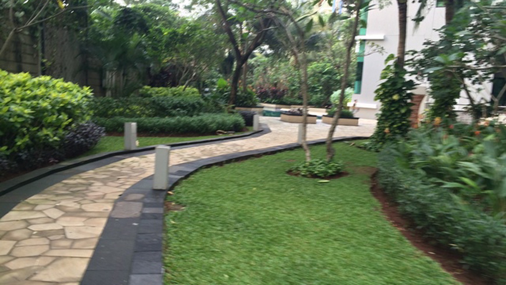 VERY NICE INTERIOR DESIGN AT HAMPTON\'S PARK : FURNISHED 2BEDROOM UNIT
