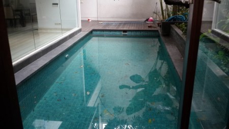 Rumah Bagus Terawat Disewakan di Jl. Panglima Polim, Kebayoran Baru