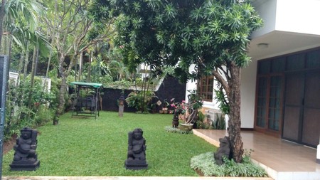 Spacious yard & Bright House in Kemang Area