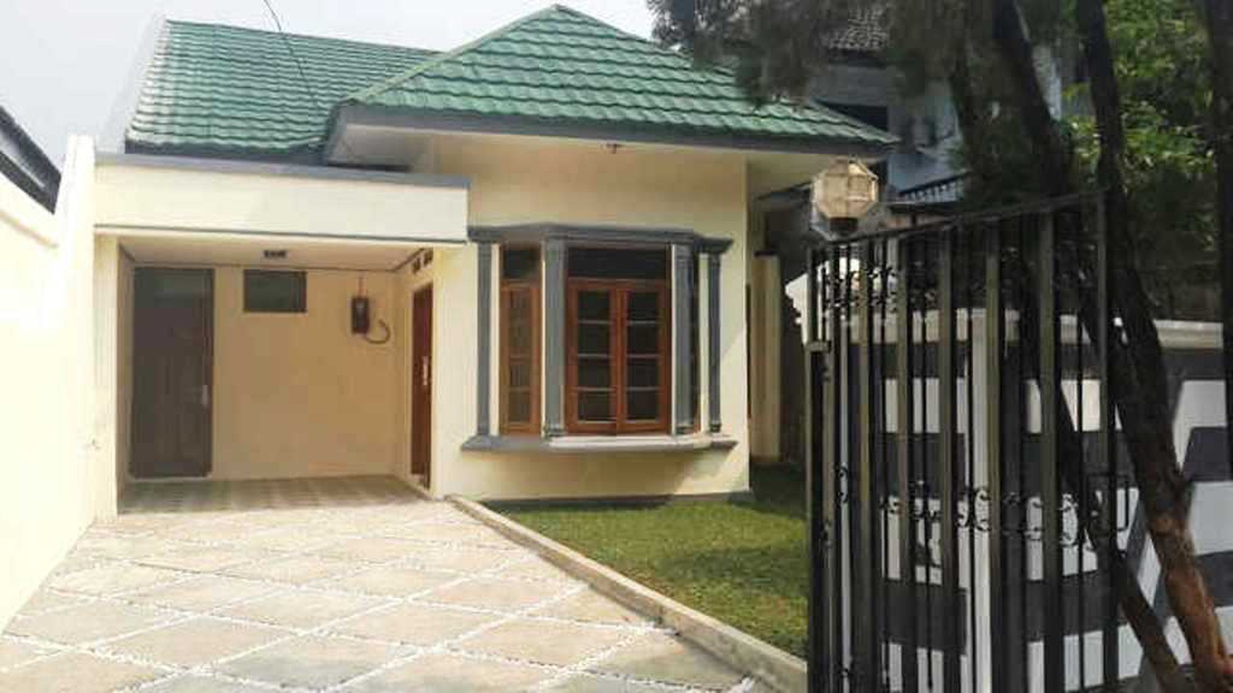 RUMAH BAGUS,SIAP HUNI,STRATEGIS DI PESANGGRAHAN JAKARTA SELATAN