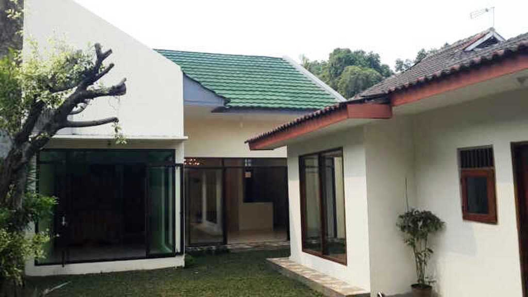 RUMAH BAGUS,SIAP HUNI,STRATEGIS DI PESANGGRAHAN JAKARTA SELATAN