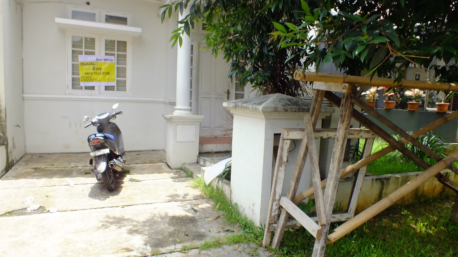 Rumah Bagus,siap huni,dalam cluster,good price di graha raya