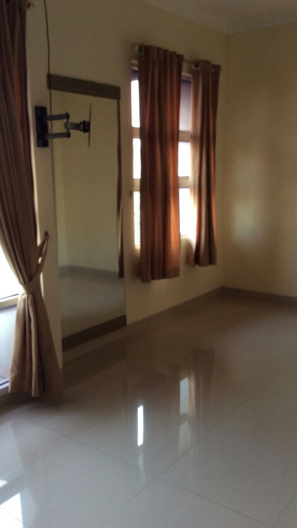 Dijual Rumah Cluster Serenade Lake Kondisi Bagus - Gading Serpong